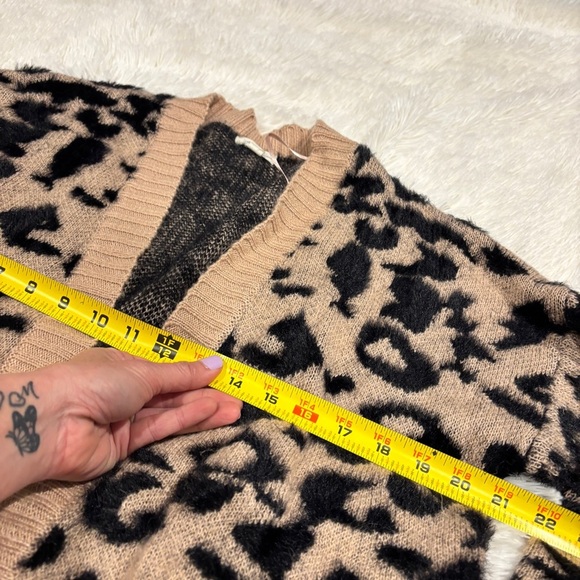 Dreamers by Debut Open Front Cardigan Sweater Pink Eyelet Animal Print Medium - Picture 6 of 12